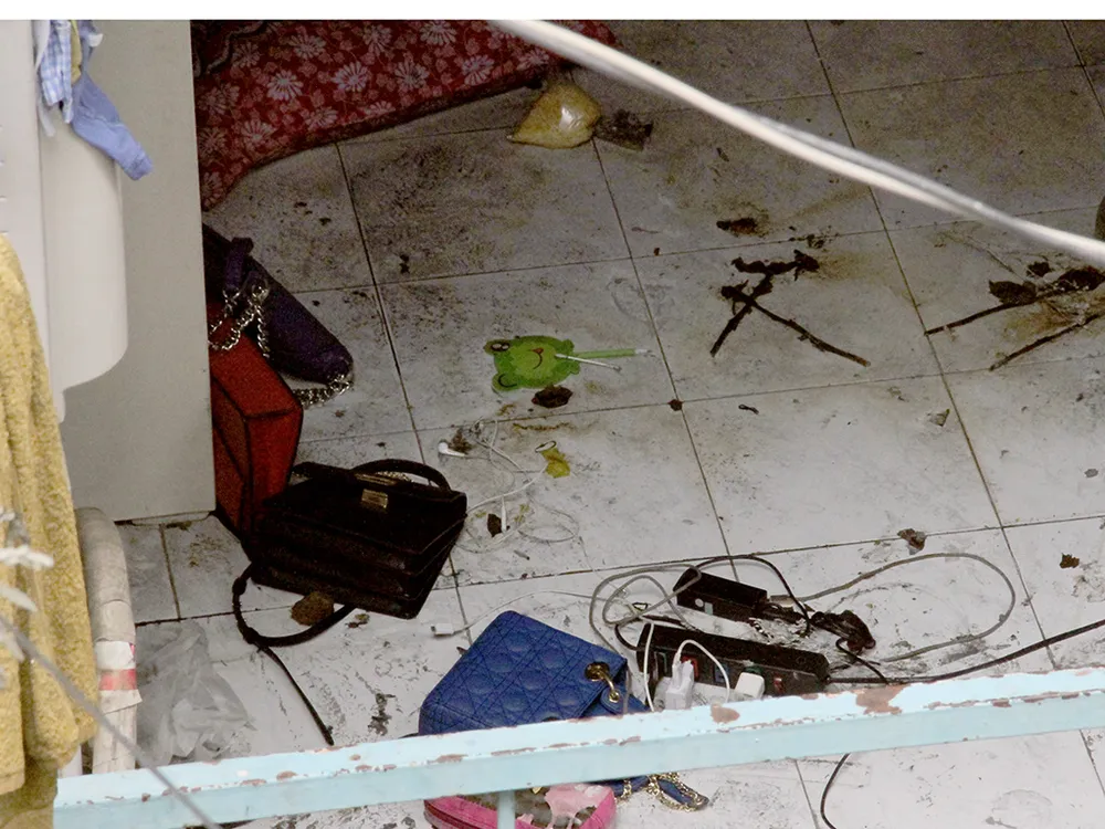 Vụ cháy ở đường Lê Văn Sỹ: Căng mắt tìm manh mối ảnh 4 Vụ cháy ở đường Lê Văn Sỹ: Căng mắt tìm manh mối ảnh 4